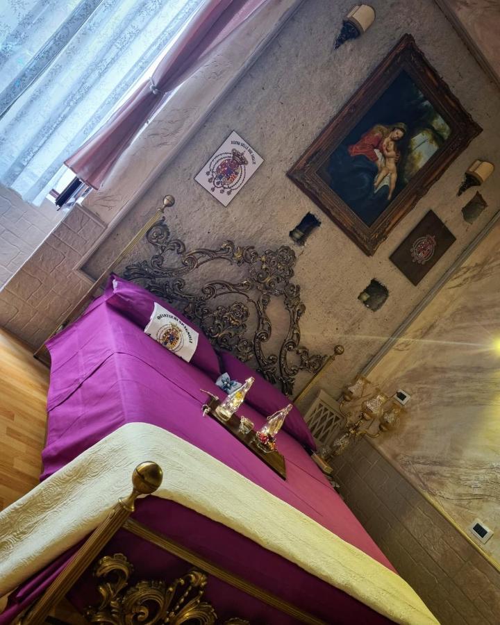 Il Borbonico A Toledo Napels